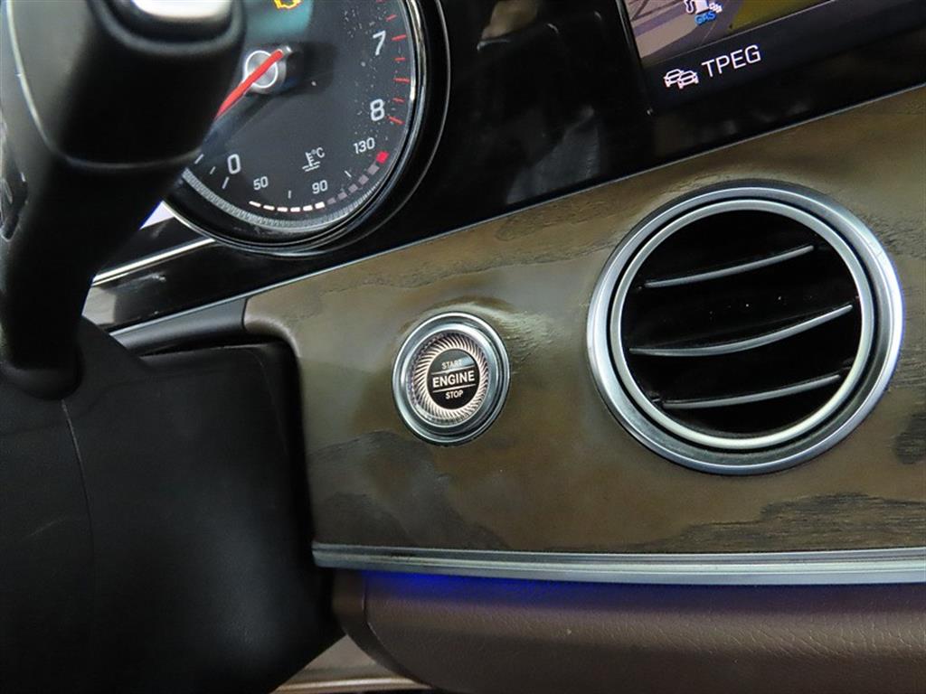 Mercedes Benz E class - Vista 10