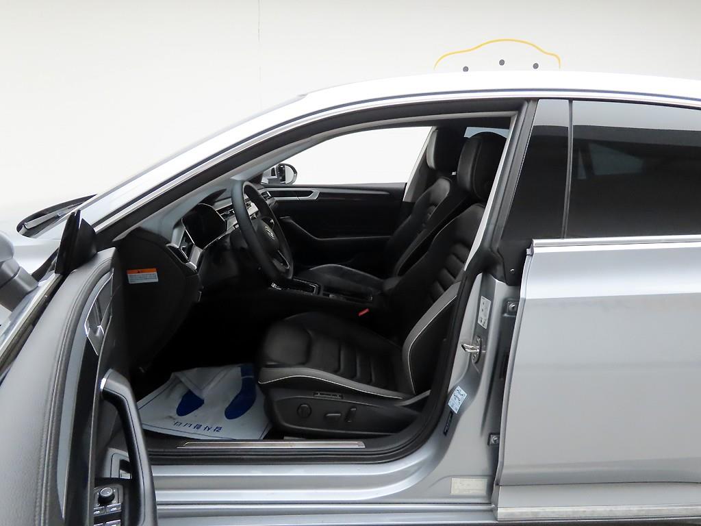 Volkswagen Arteon - Vista 12