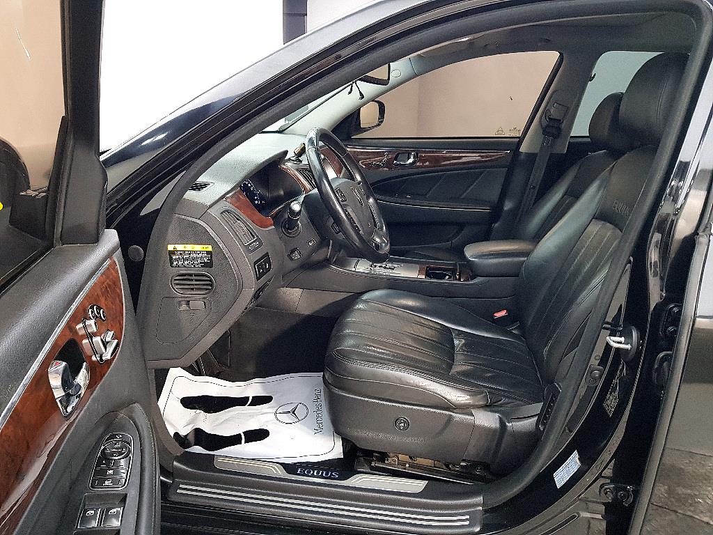 HYUNDAI Equus - Vista 8