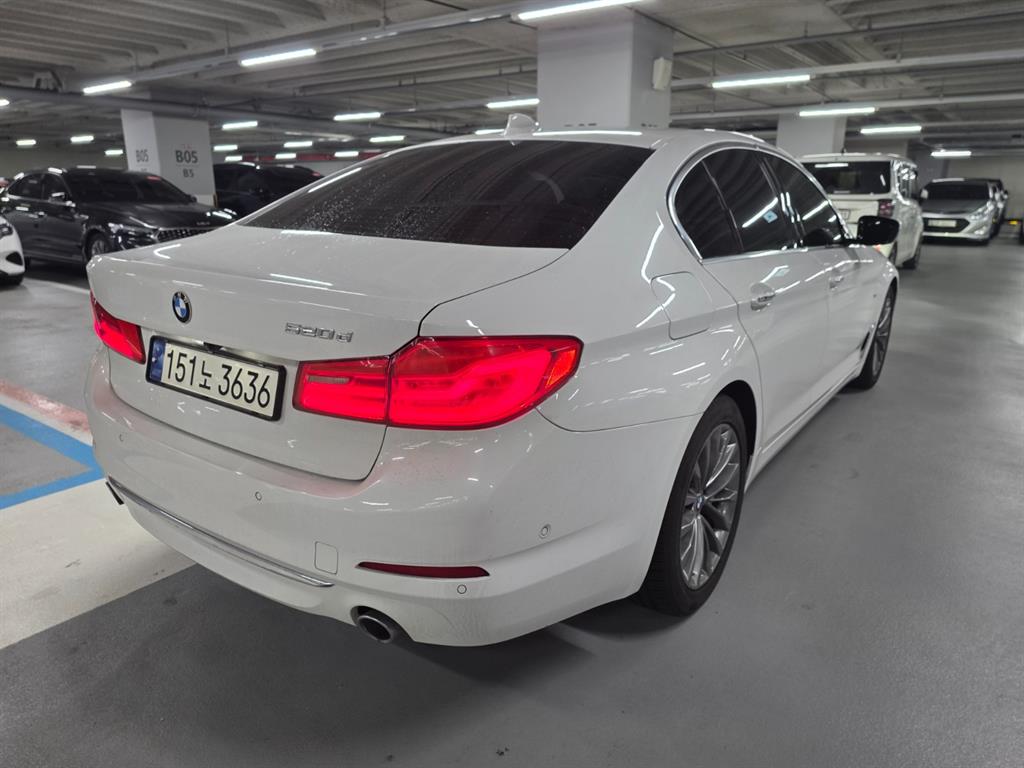 BMW 5 Series - Vista 4