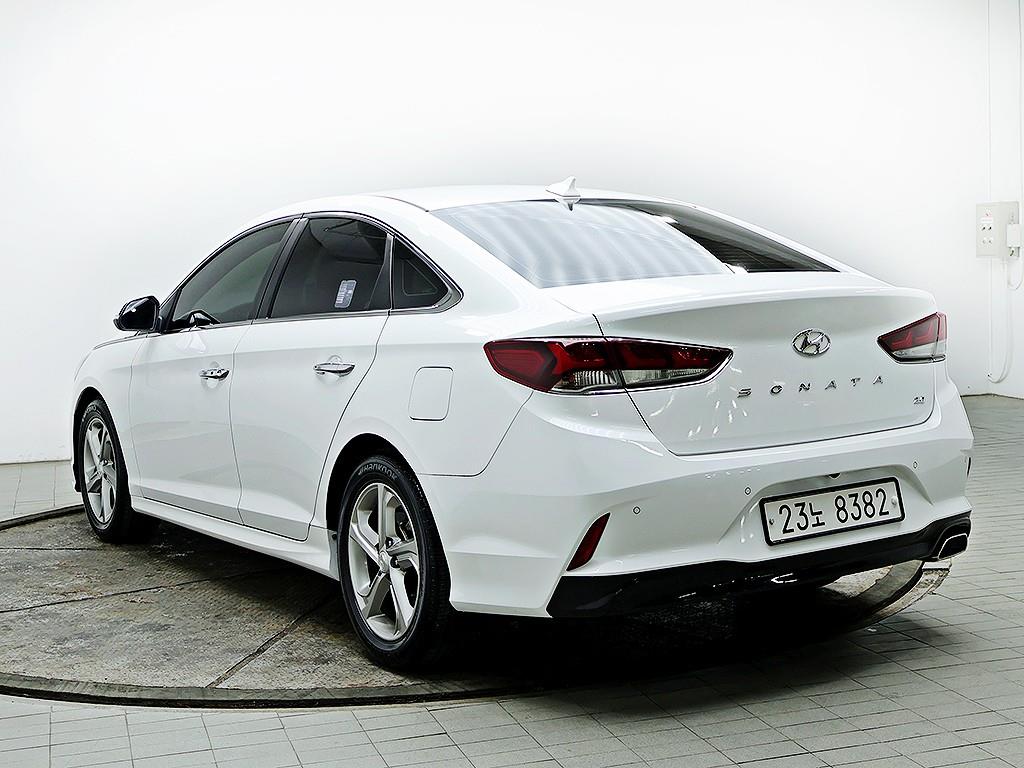 HYUNDAI Sonata - Vista 7