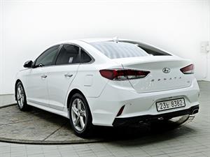 HYUNDAI Sonata - Vista 8
