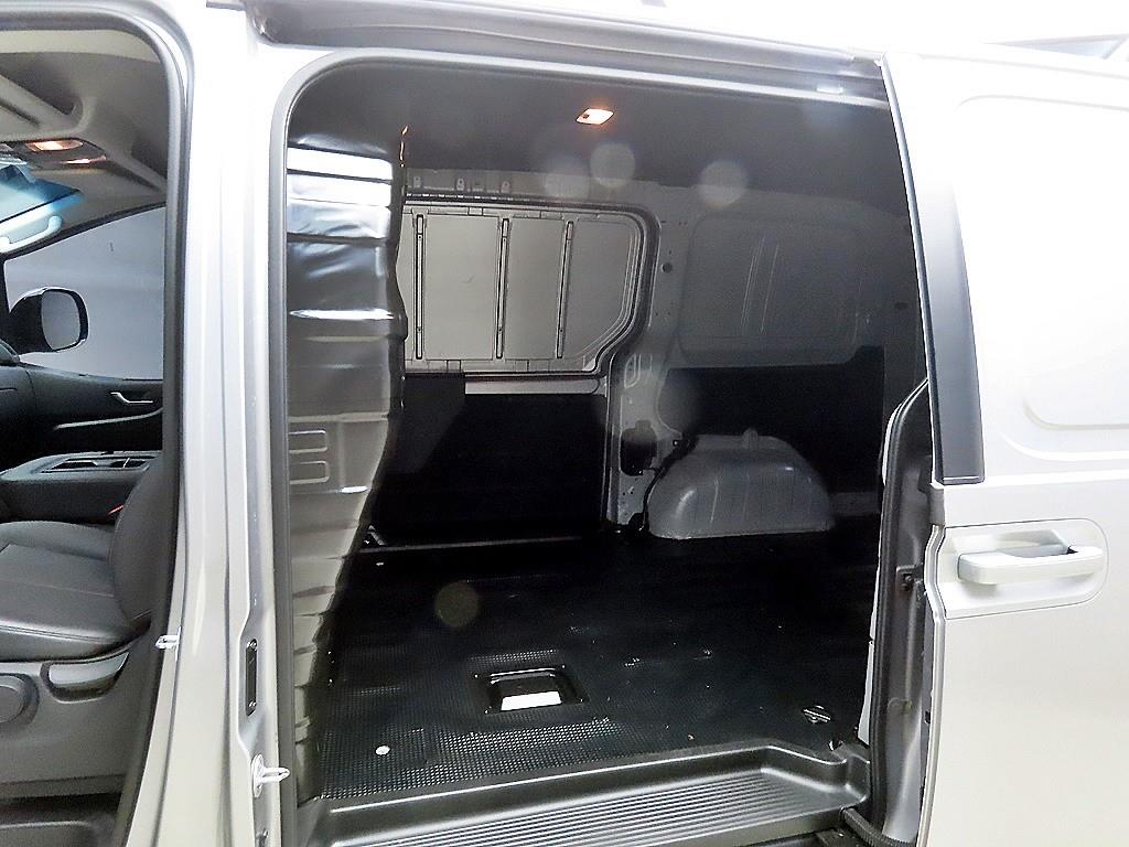 HYUNDAI Staria - Vista 6