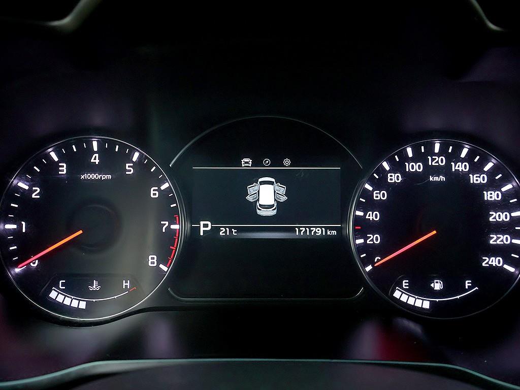 KIA Carens - Vista 11