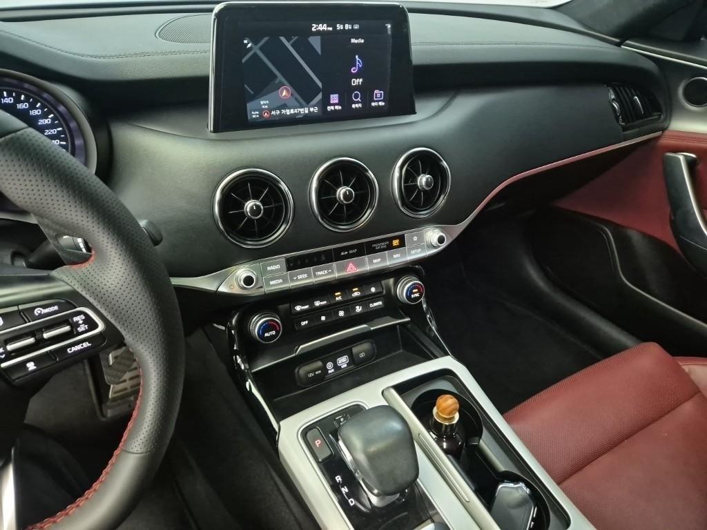 KIA Stinger - Vista 10