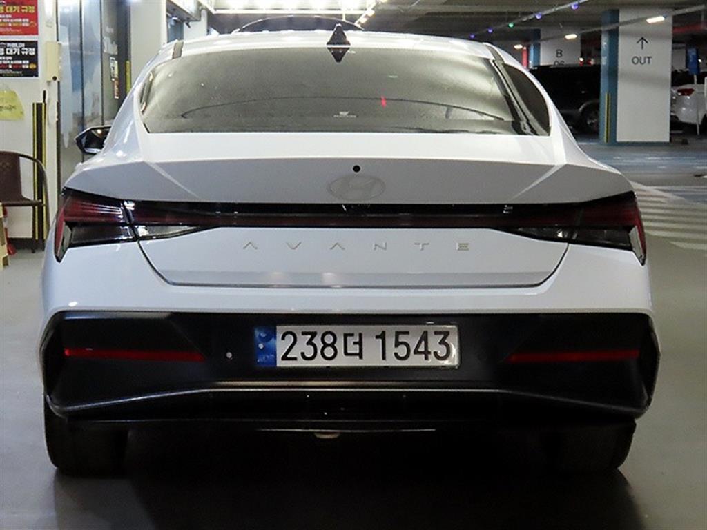 HYUNDAI Avante - Vista 5