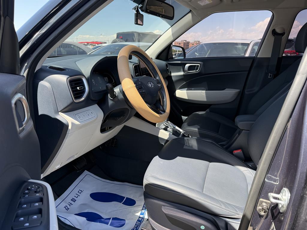 HYUNDAI Venue - Vista 7