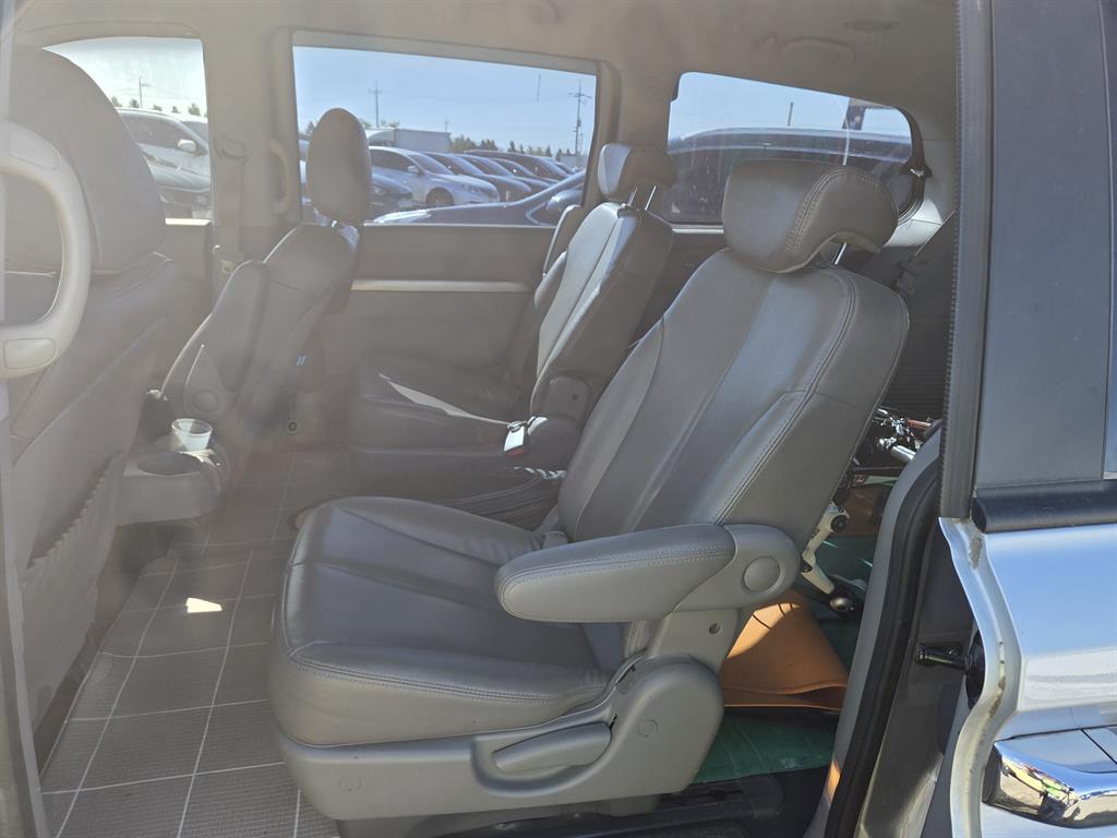 KIA Carnival - Vista 6