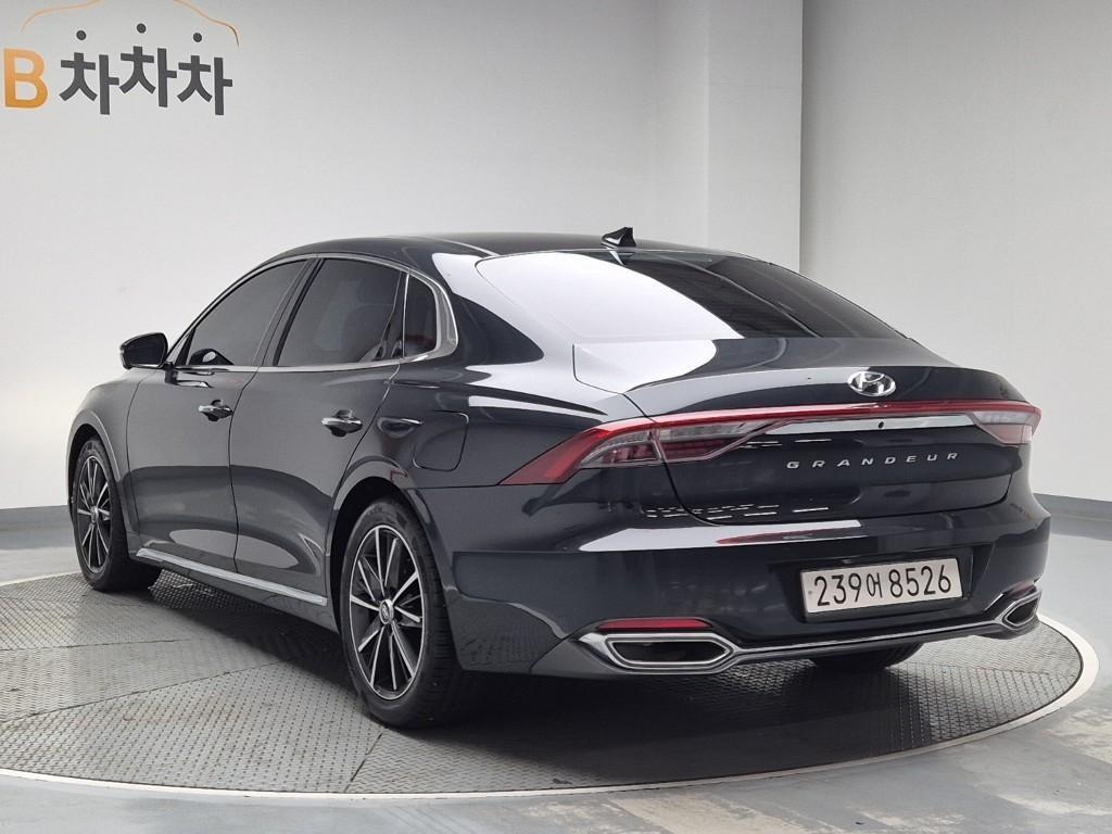 HYUNDAI Grandeur - Vista 2