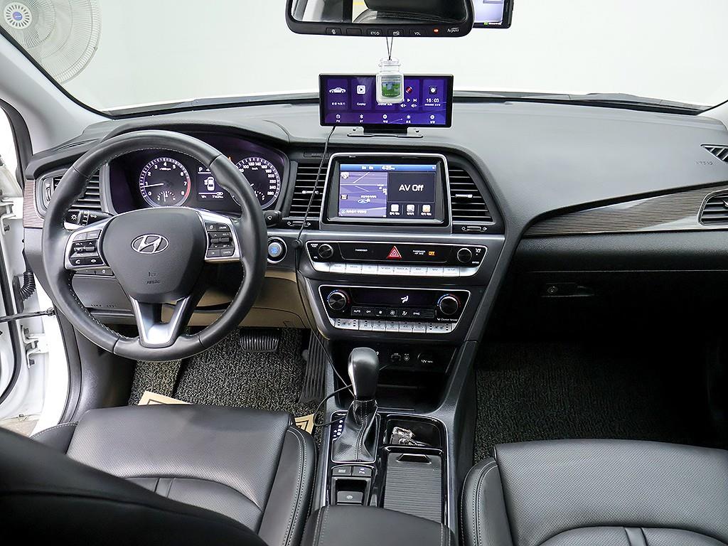HYUNDAI Sonata - Vista 9