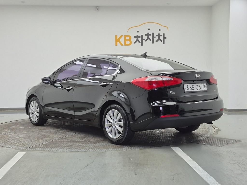 KIA K3 - Vista 3