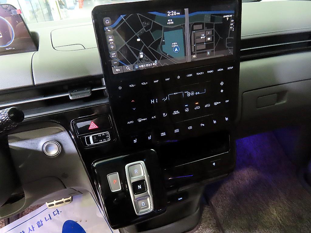 HYUNDAI Staria - Vista 11