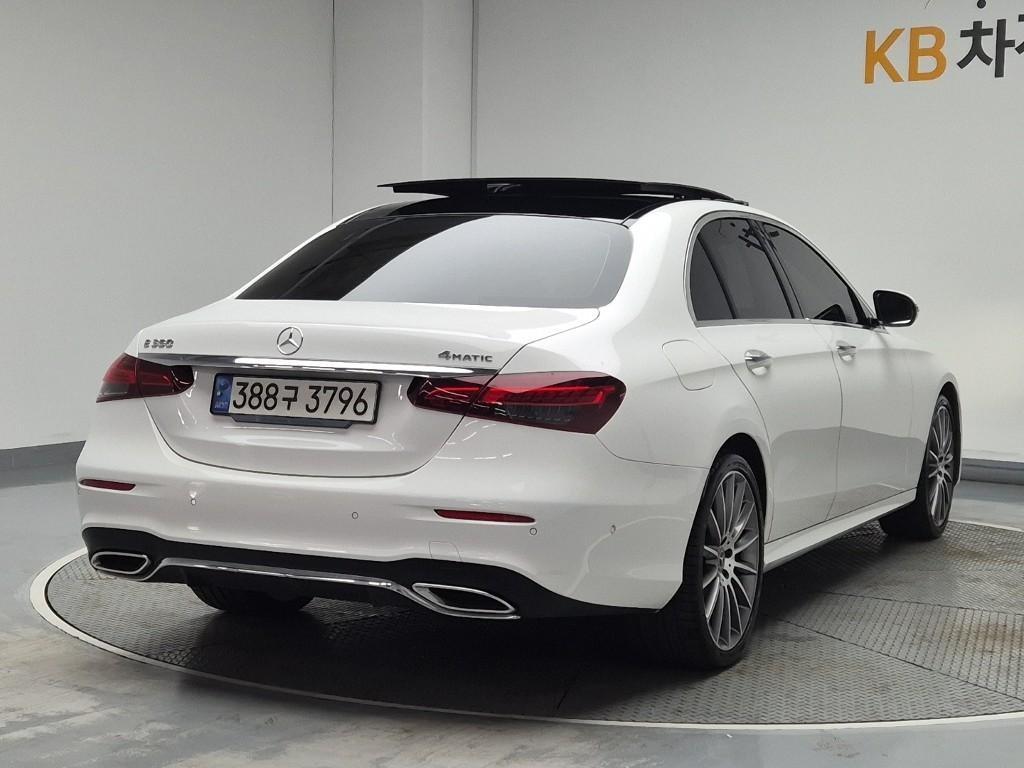 Mercedes Benz E class - Vista 3