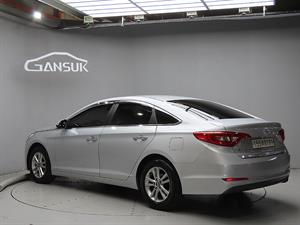 HYUNDAI Sonata - Vista 6
