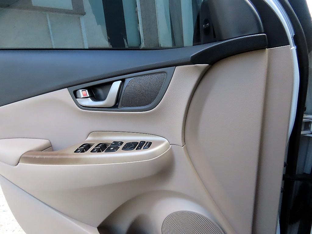 HYUNDAI Kona - Vista 11