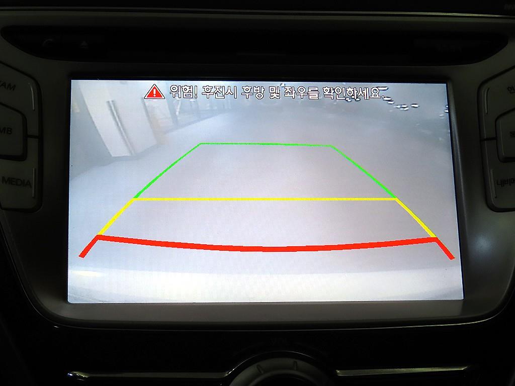 HYUNDAI Avante 2011 Blanco - Importación desde Corea - HF Imports Iquique - Foto 17