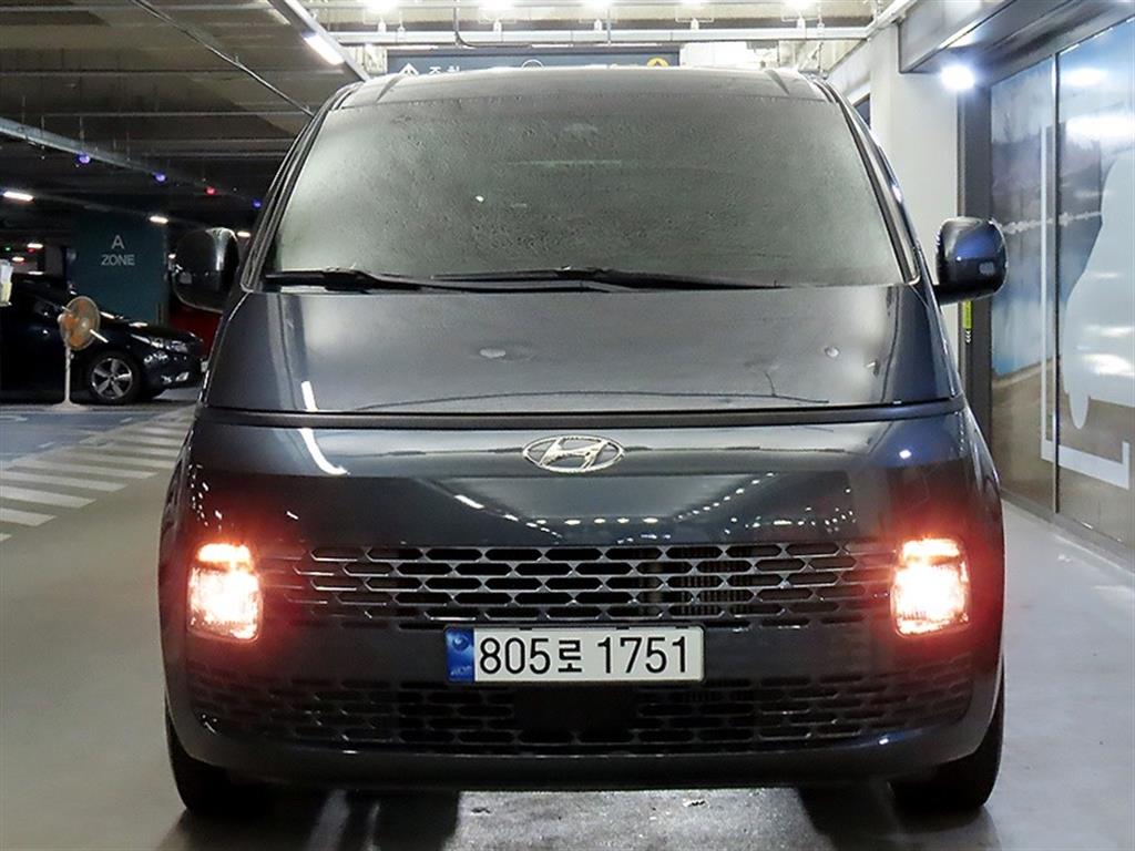 HYUNDAI Staria - Vista 2
