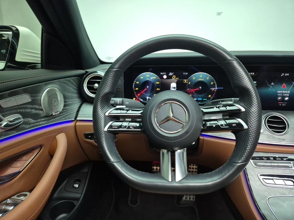 Mercedes Benz E class - Vista 9