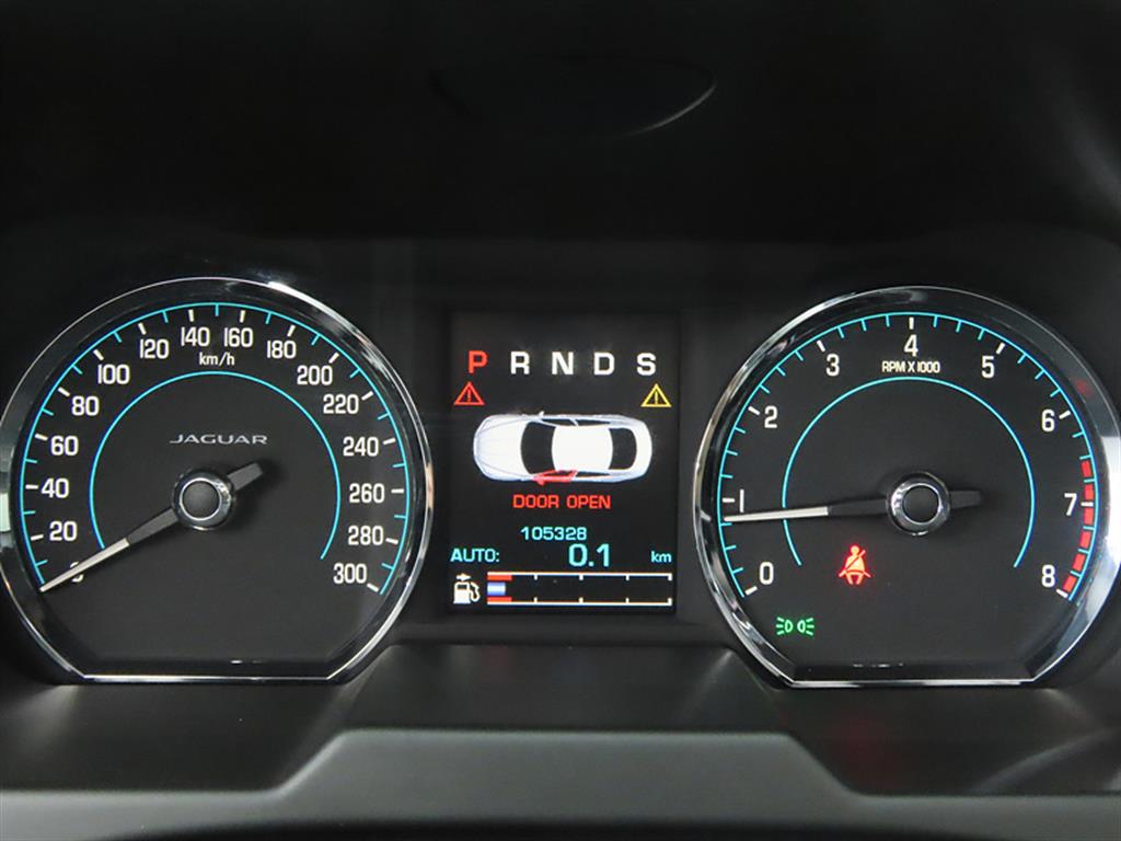 Jaguar XF - Vista 9