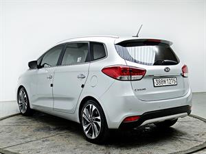 KIA Carens - Vista 8