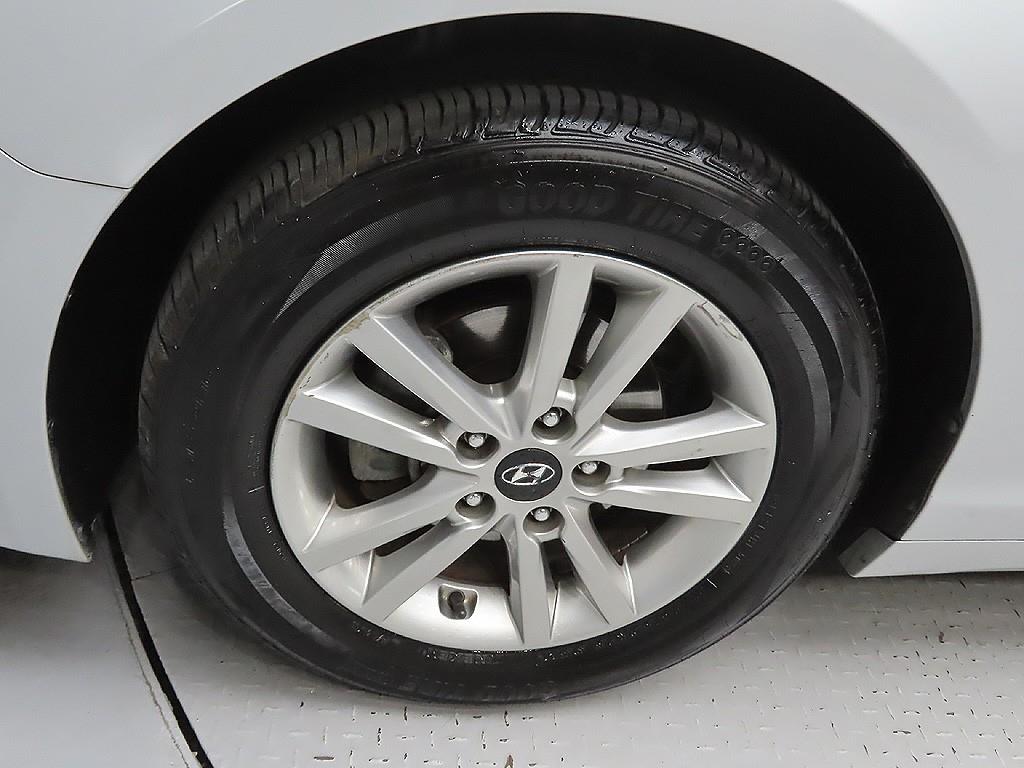HYUNDAI Sonata - Vista 9