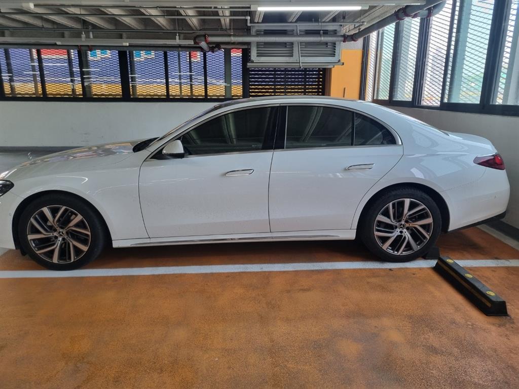 Mercedes Benz E class - Vista 3