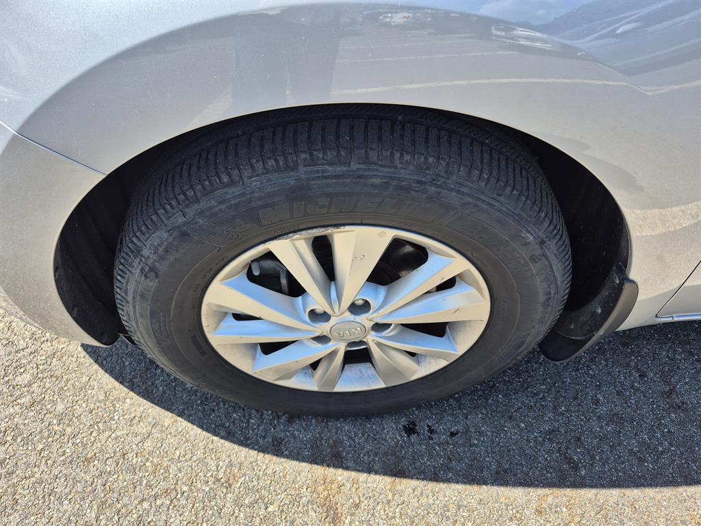 KIA Carnival - Vista 10
