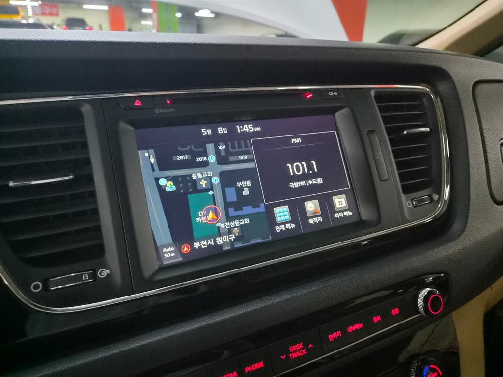KIA Carnival - Vista 10
