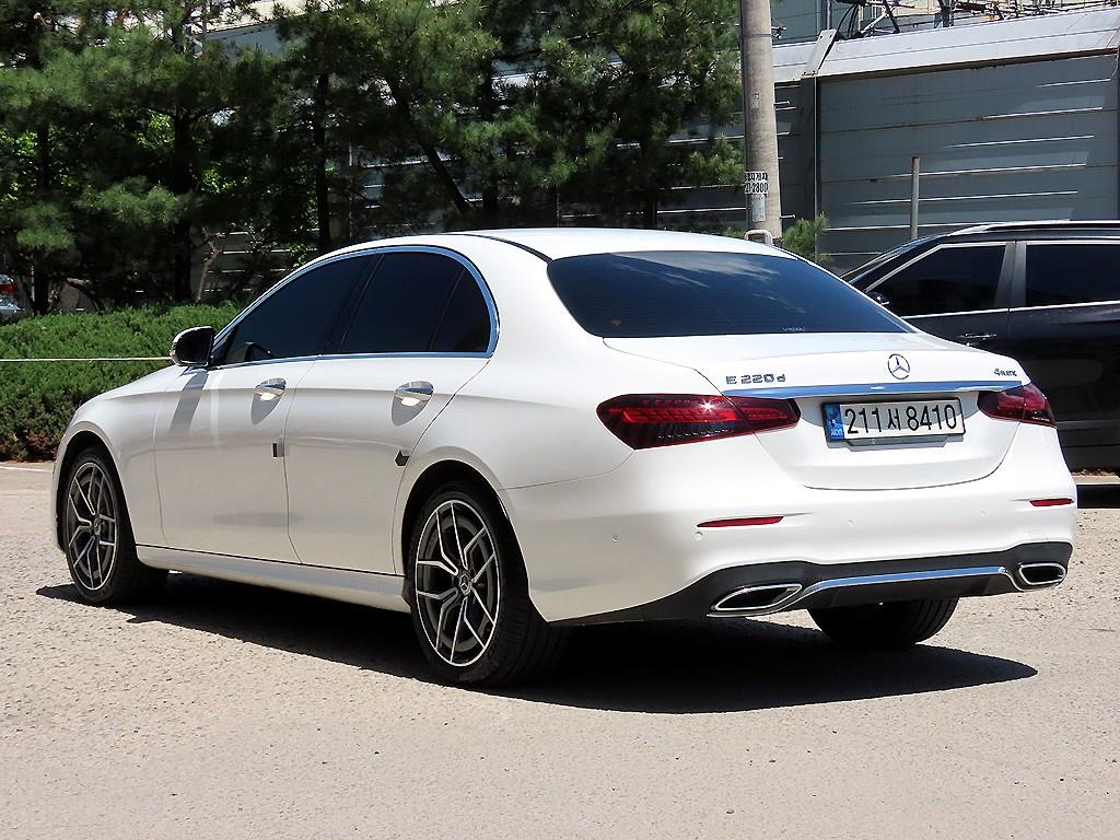 Mercedes Benz E class - Vista 3