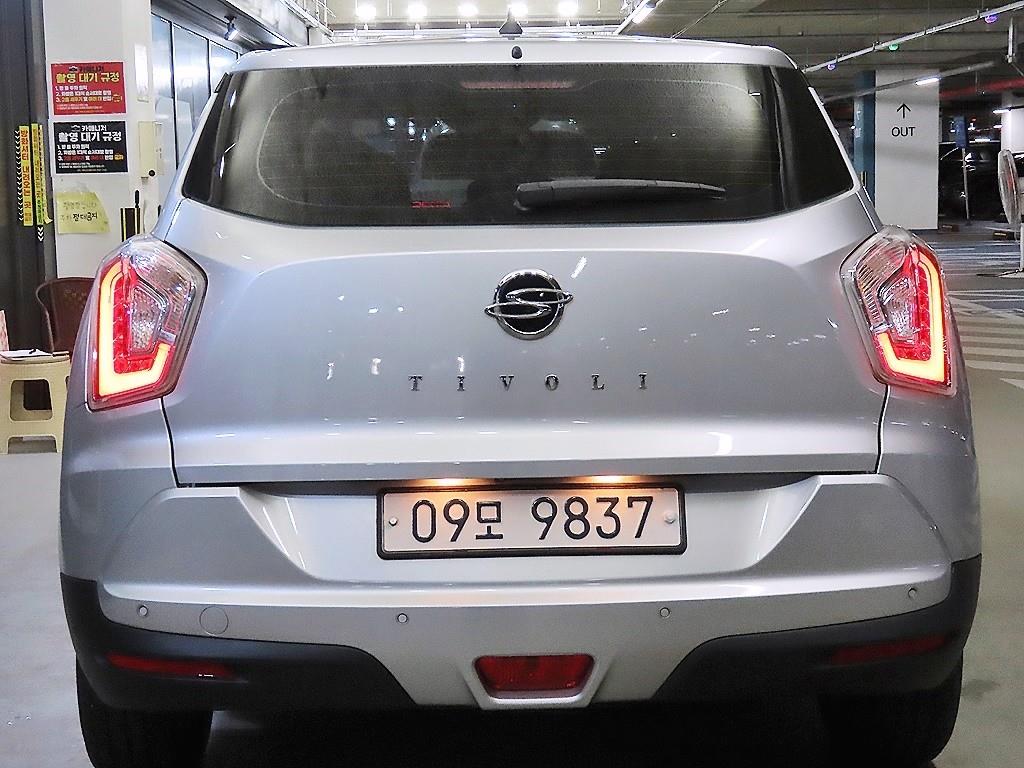 Ssangyong Tivoli - Vista 5