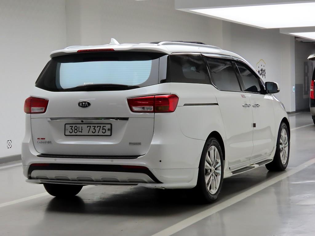 KIA Carnival - Vista 4