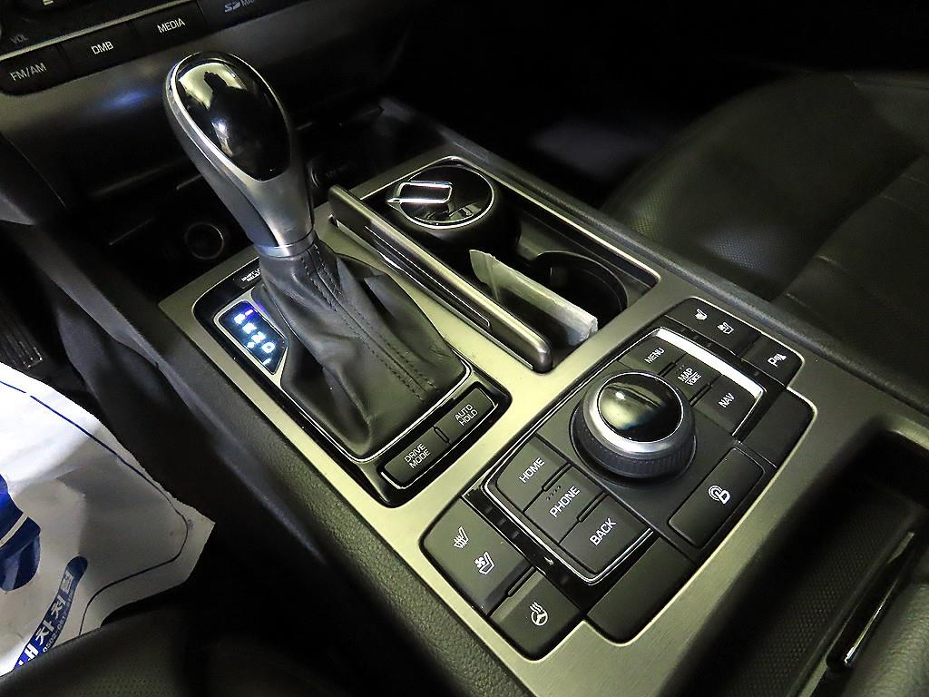 HYUNDAI Genesis - Vista 12