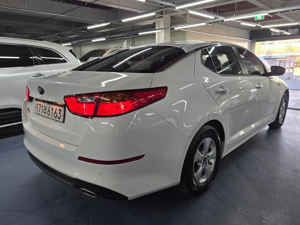 KIA K5 - Vista 4