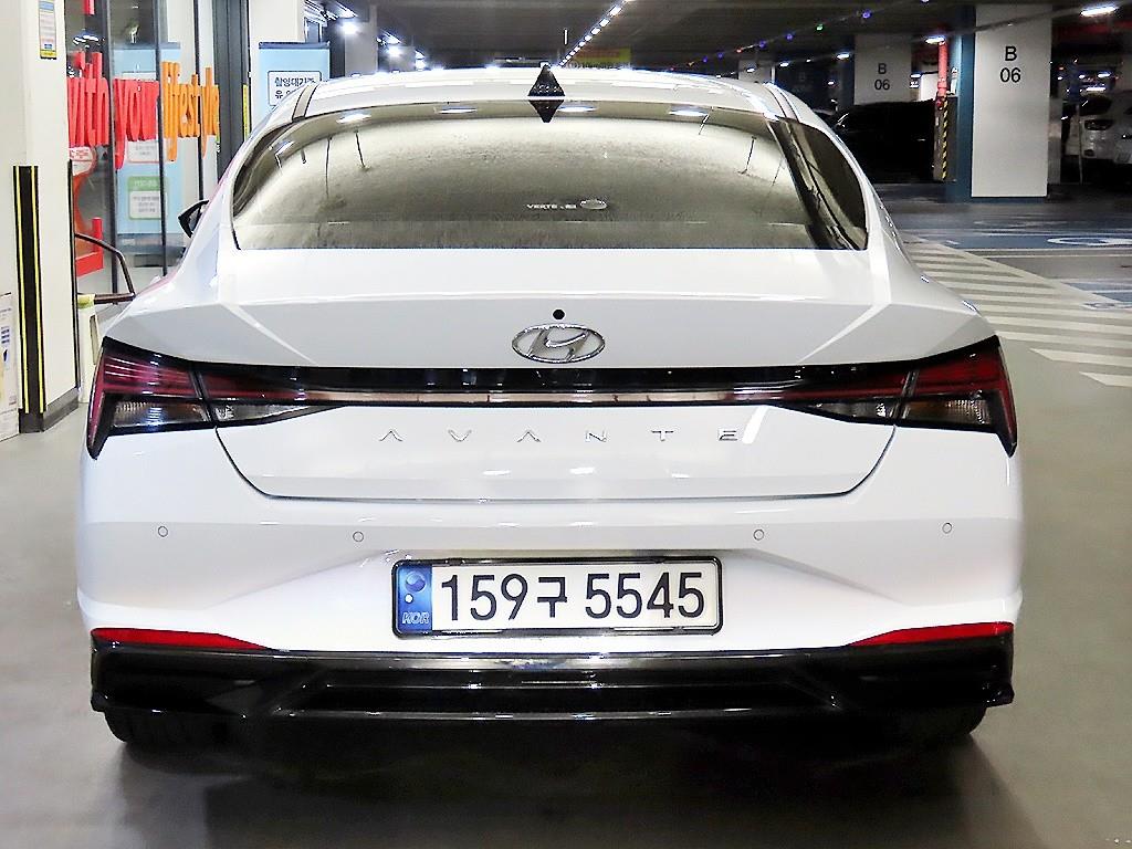 HYUNDAI Avante - Vista 5