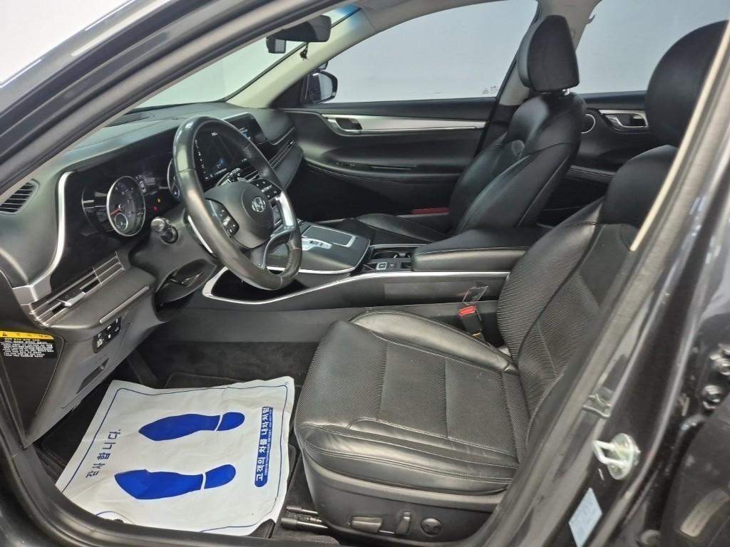 HYUNDAI Grandeur - Vista 11
