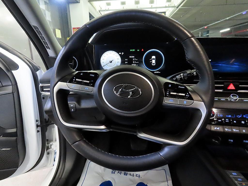 HYUNDAI Avante - Vista 8