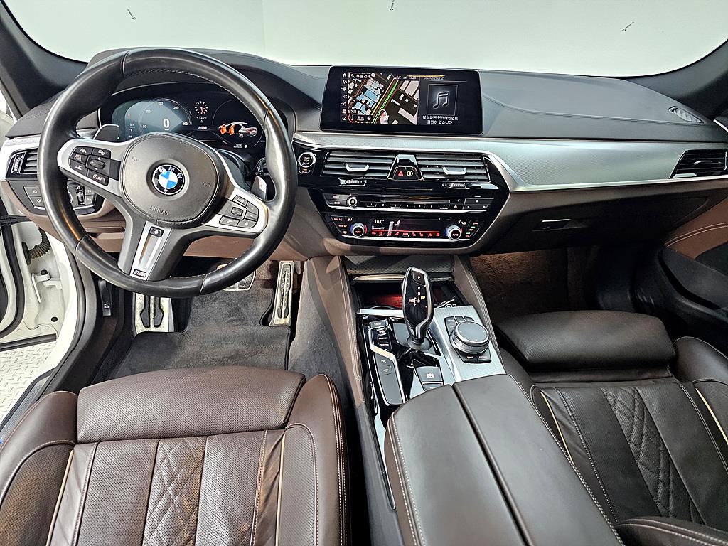 BMW 5 Series - Vista 5