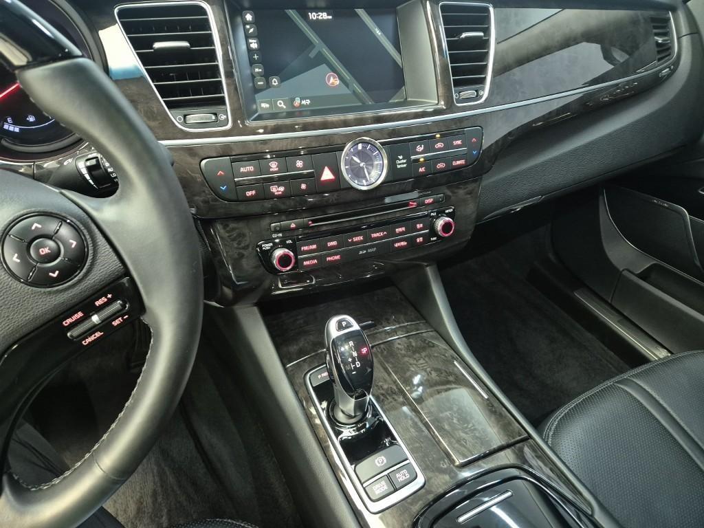 KIA K9 - Vista 10