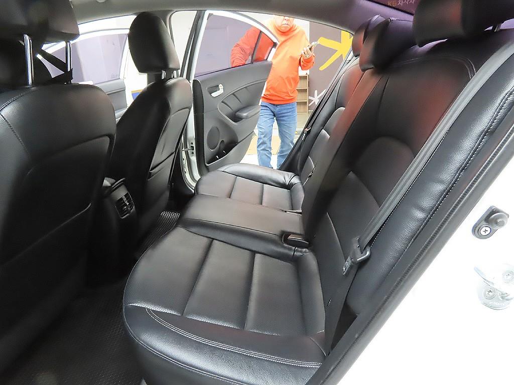 KIA K3 2014 Blanco - Importación desde Corea - HF Imports Iquique - Foto 9