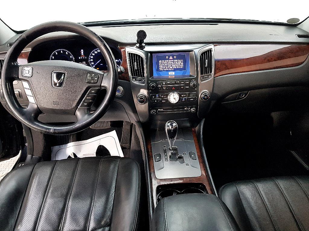 HYUNDAI Equus - Vista 5