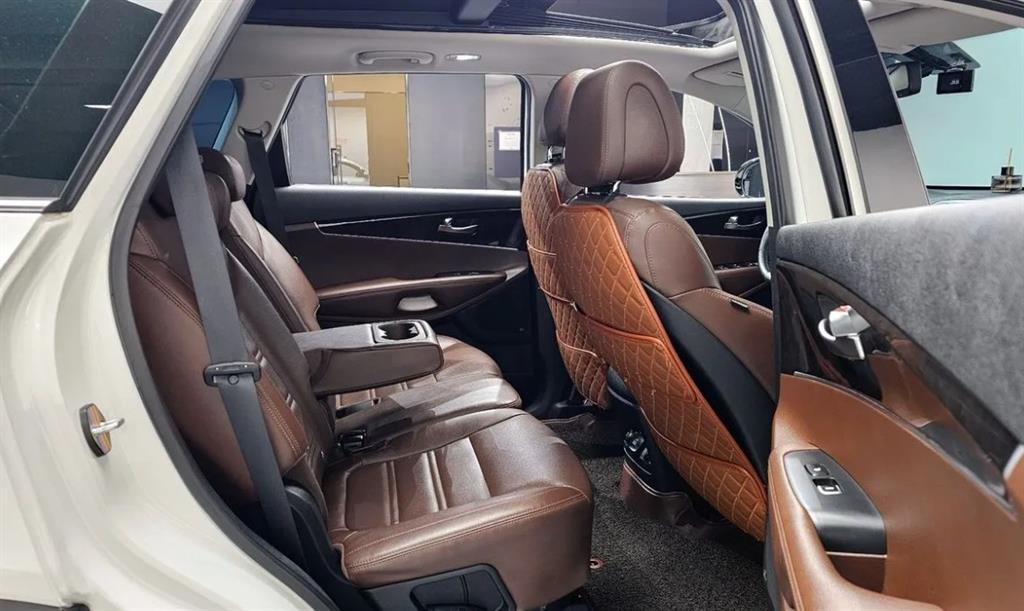 KIA Sorento - Vista 11