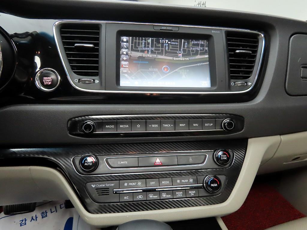 KIA Carnival - Vista 10