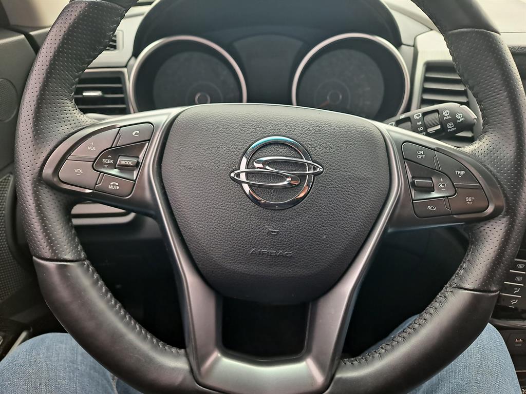 Ssangyong Tivoli 2019 Blanco - Importación desde Corea - HF Imports Iquique - Foto 15