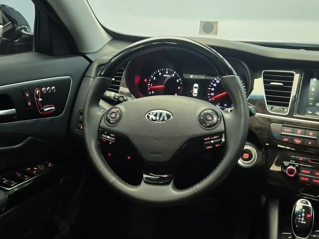 KIA K9 - Vista 9