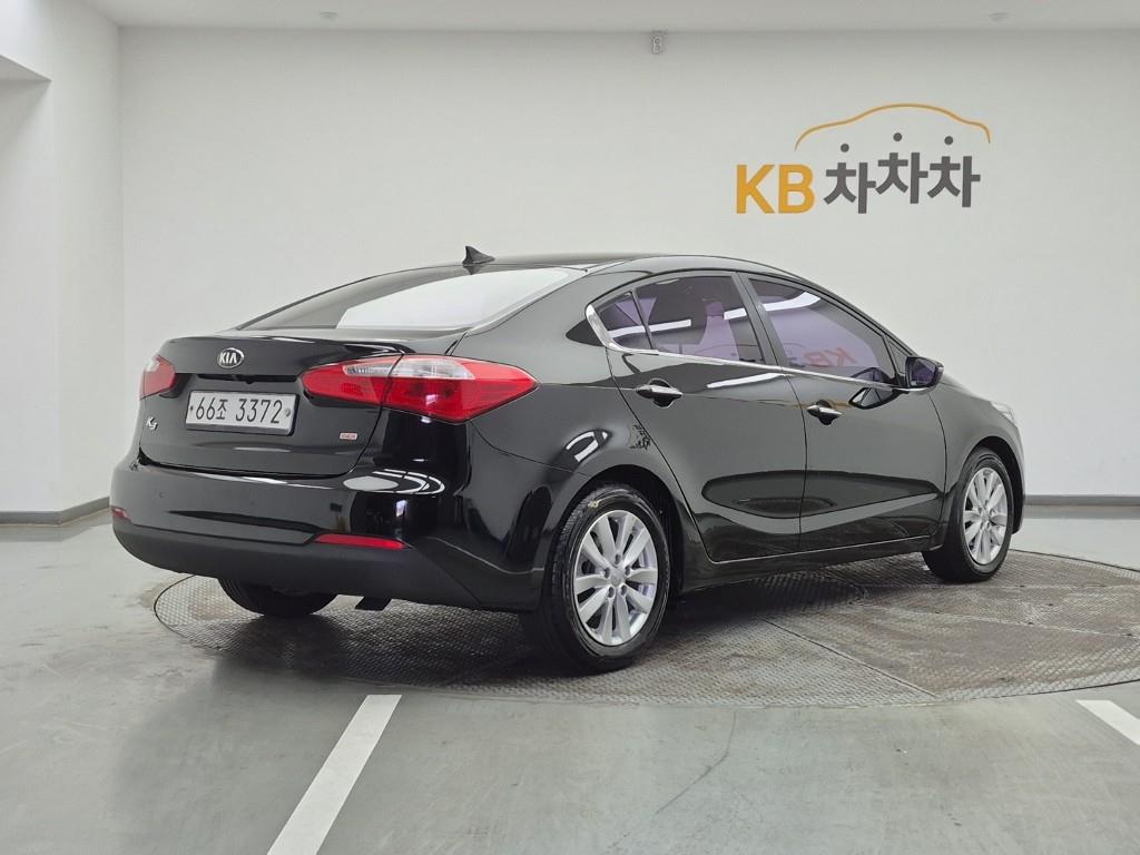 KIA K3 - Vista 4