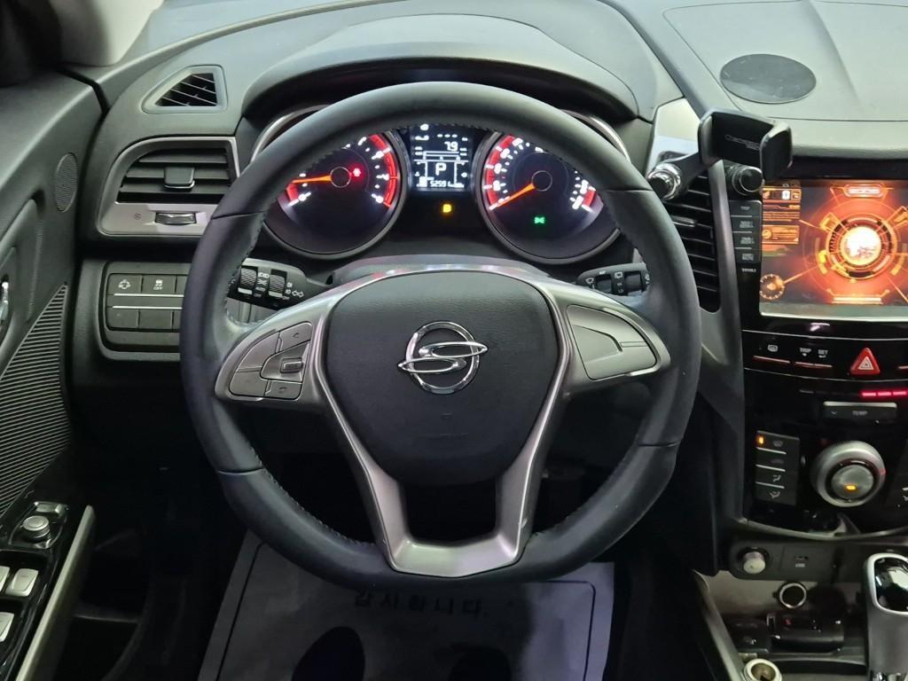 Ssangyong Tivoli - Vista 9
