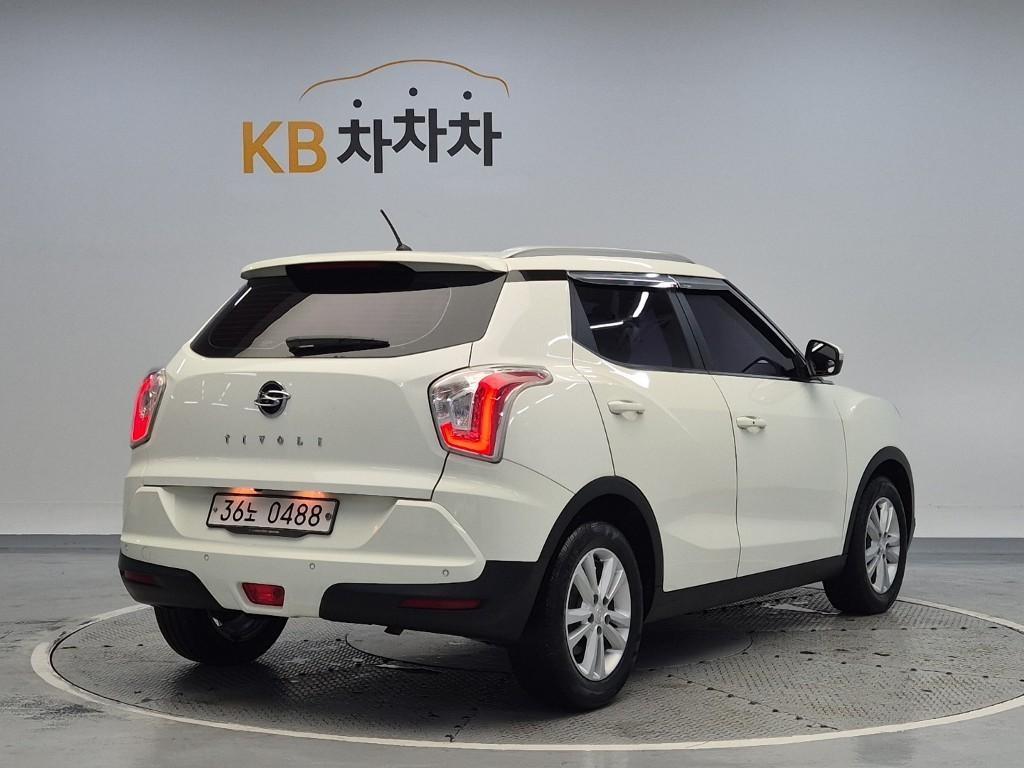 Ssangyong Tivoli - Vista 3