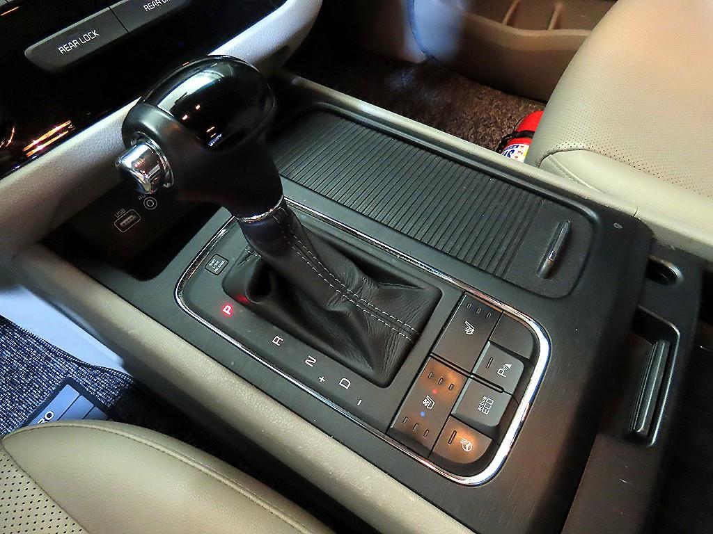 KIA Carnival 2016 Negro - Importación desde Corea - HF Imports Iquique - Foto 13