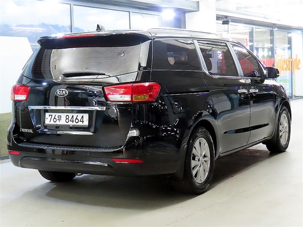 KIA Carnival - Vista 4