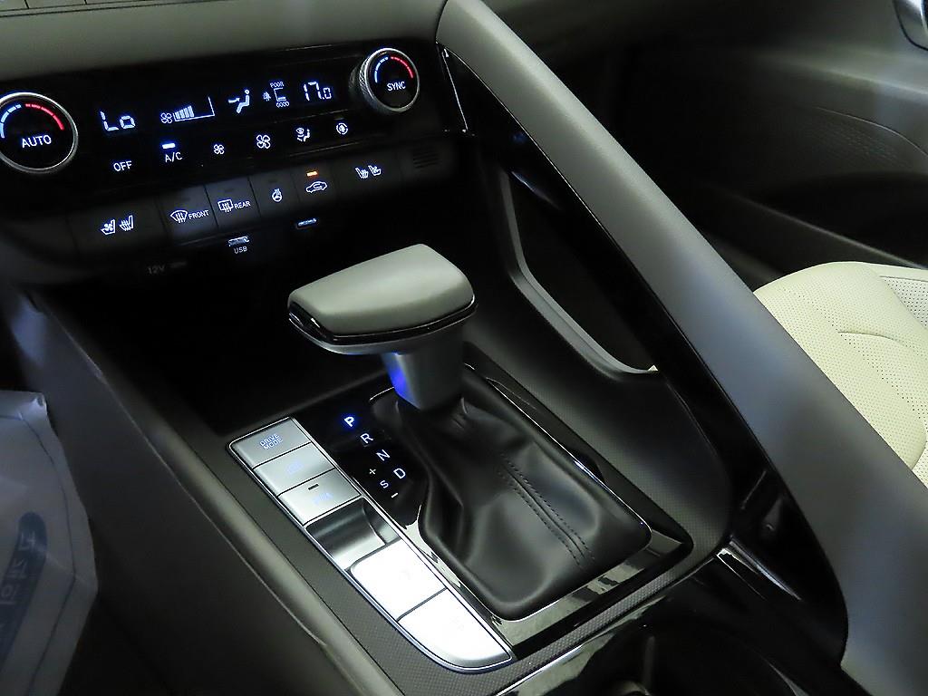 HYUNDAI Avante - Vista 12
